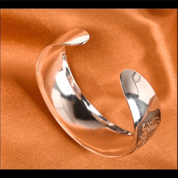 🆕 Elephant Tibetan Silver Totem Bangle Bracelet - Super cute! - Picture 6 of 9